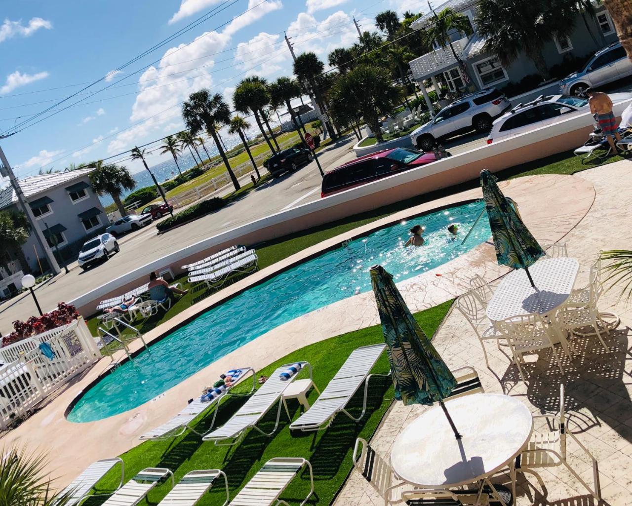 Coral Key Inn Lauderdale-by-the-Sea Exterior photo